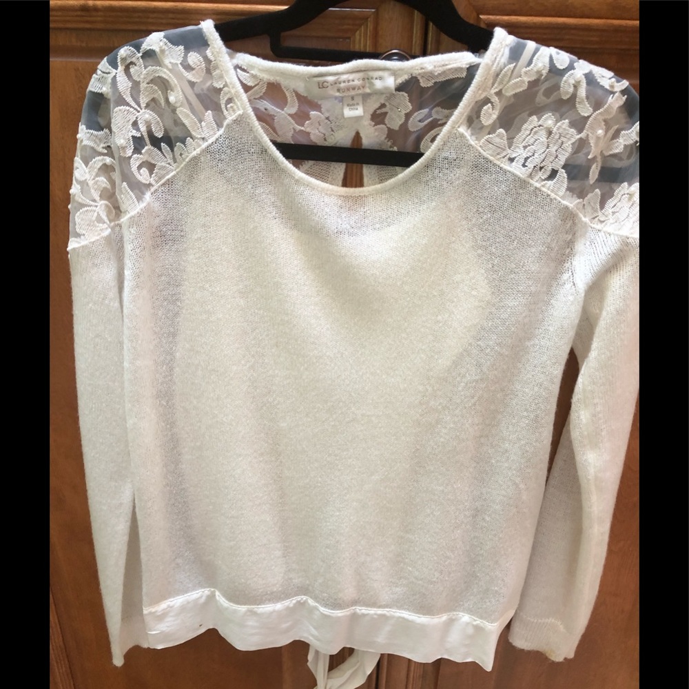 Super soft delicate 2 piece top.